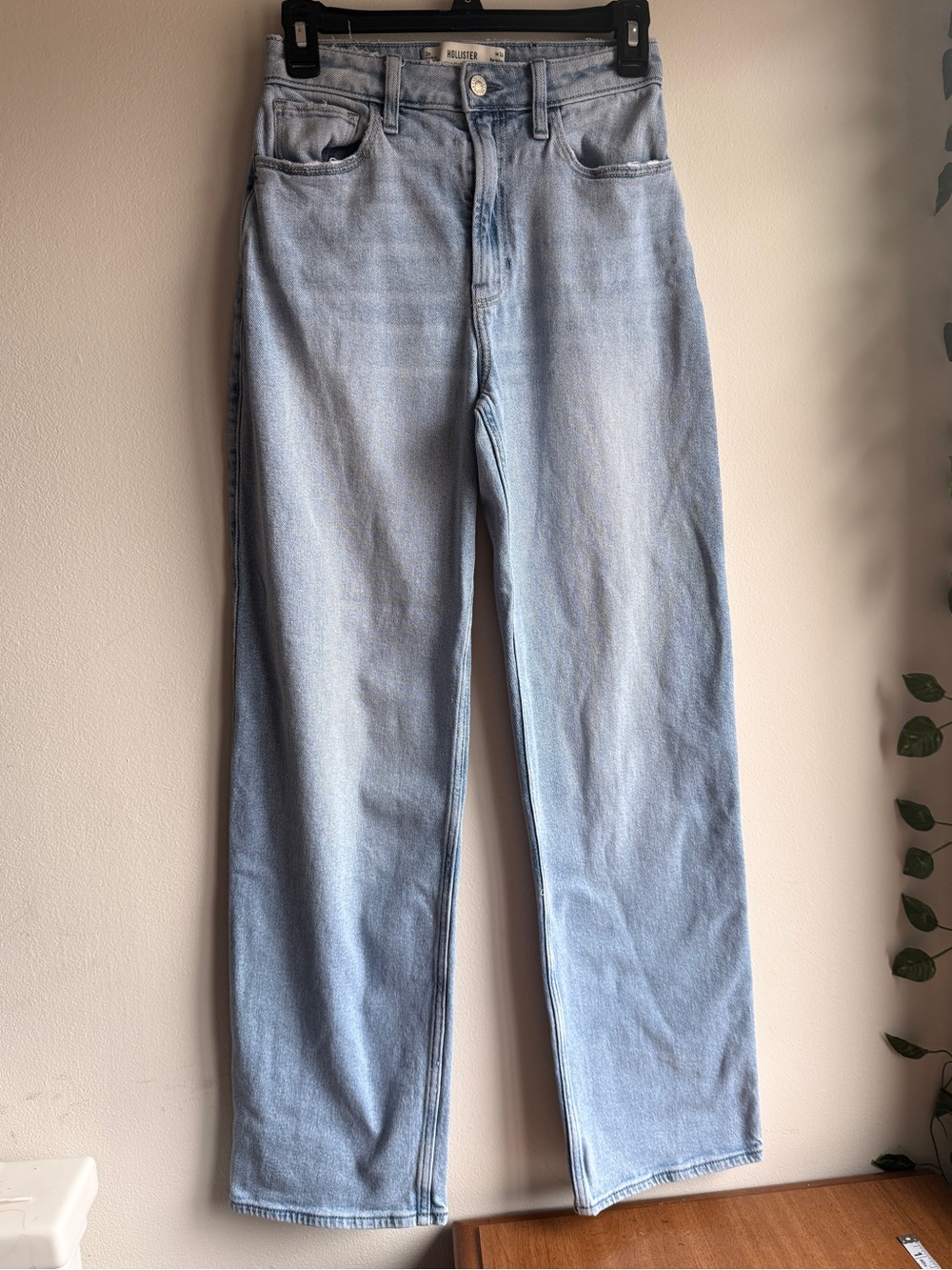 Hollister Light Wash High-Rise Straight Women's Jeans Size 26